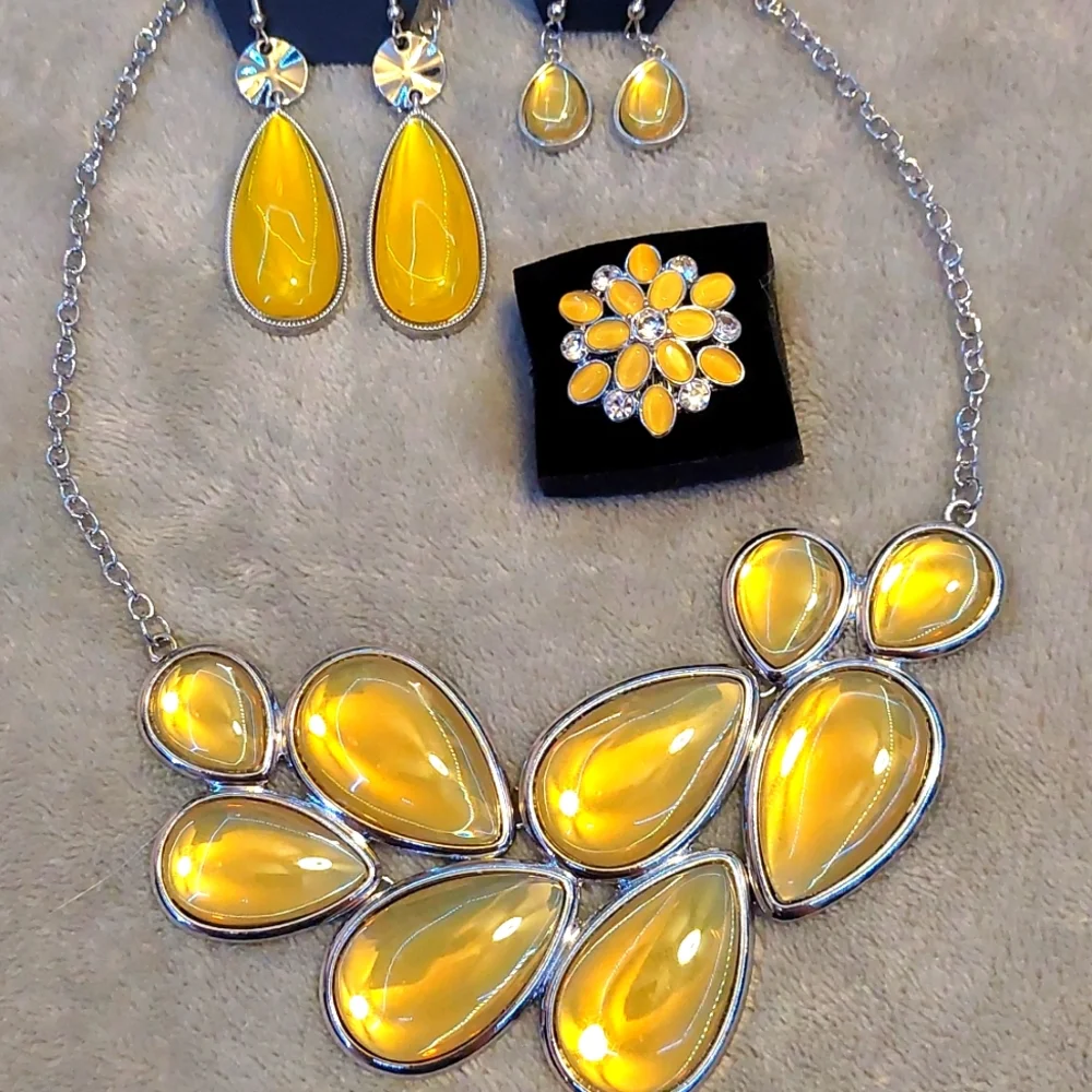 Yellow Spring Moonstone Set - Picture 8 of 8